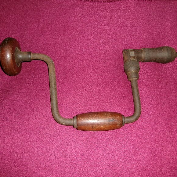 Vintage Bit Brace Hand Drill Universal Jaws Antique Carpentry Woodworking Tool - Picture 1 of 6